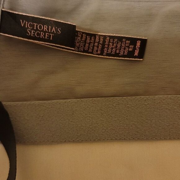 - Torrid and Victoria secret bras bundle size 36C/36D - Picture 11 of 12